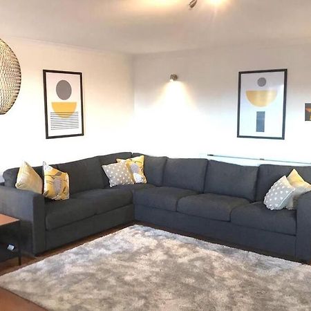 Waterfront Living In Leith With Free Parking! Appartement Edinburgh Buitenkant foto