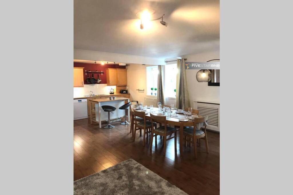 Waterfront Living In Leith With Free Parking! Appartement Edinburgh Buitenkant foto