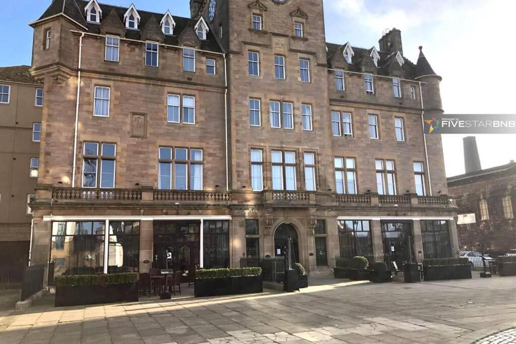 Waterfront Living In Leith With Free Parking! Appartement Edinburgh Buitenkant foto