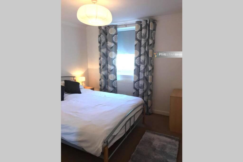 Waterfront Living In Leith With Free Parking! Appartement Edinburgh Buitenkant foto