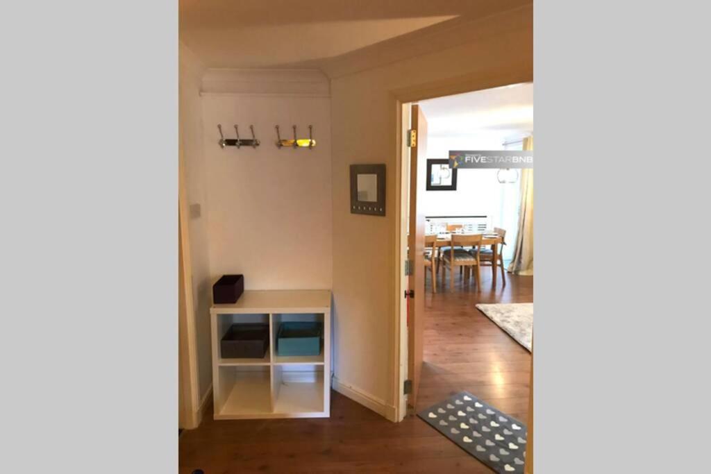 Waterfront Living In Leith With Free Parking! Appartement Edinburgh Buitenkant foto