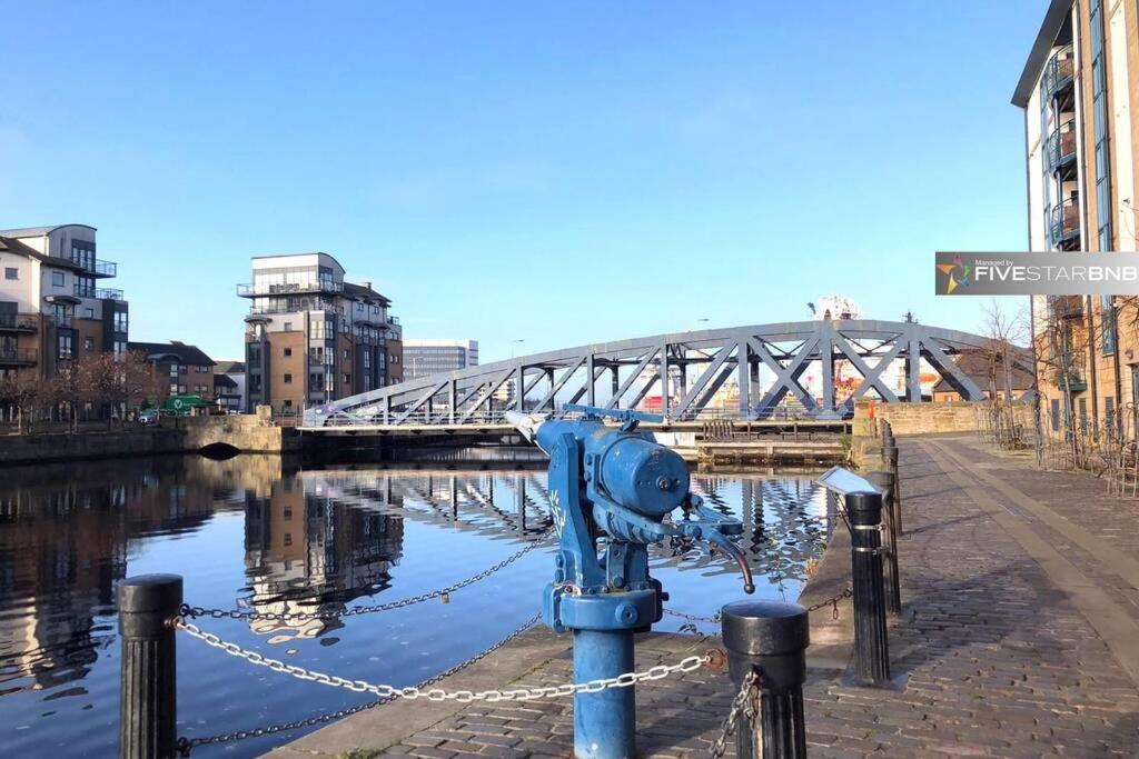 Waterfront Living In Leith With Free Parking! Appartement Edinburgh Buitenkant foto