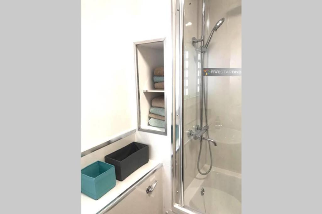 Waterfront Living In Leith With Free Parking! Appartement Edinburgh Buitenkant foto